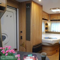 Eriba Eriba Nova Light 465 compte frans bed indeling