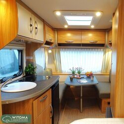 Eriba Eriba Nova Light 465 compte frans bed indeling