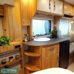 Eriba Eriba Nova Light 465 compte frans bed indeling