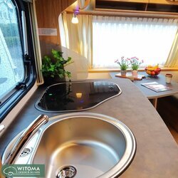 Eriba Eriba Nova Light 465 compte frans bed indeling