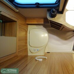 Eriba Eriba Nova Light 465 compte frans bed indeling