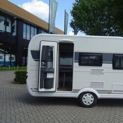 Hobby Hobby On Tour 390 Compacte lichtgewicht!