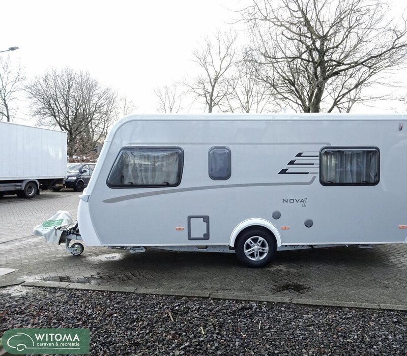 Eriba Eriba Nova Light 442 € 2.500,- Vakantiegeld