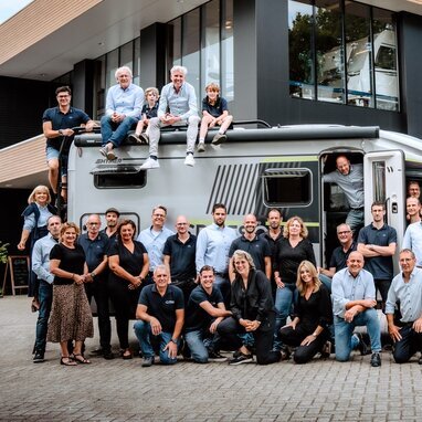 Witoma Caravan en Recreatie-team-1 bewerkt voor mailing.jpg