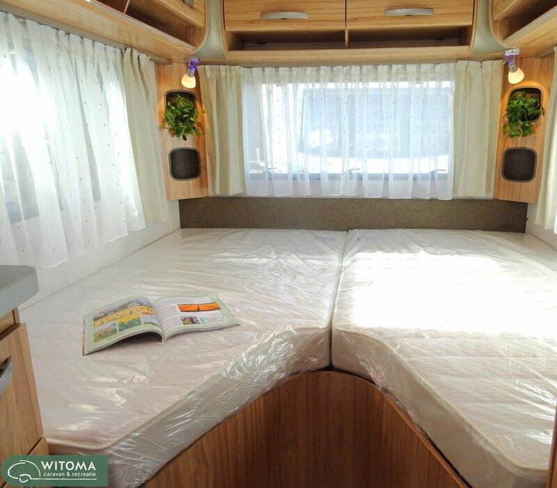 Eriba Eriba Nova Light 442 Tijdelijk gratis mover
