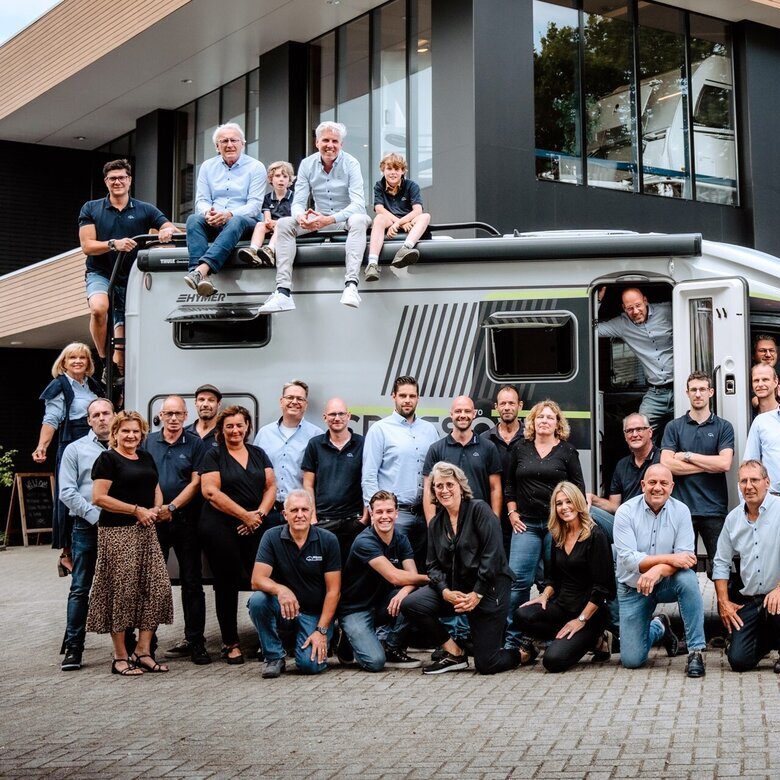 Witoma Caravan en Recreatie-team-1 bewerkt voor mailing.jpg