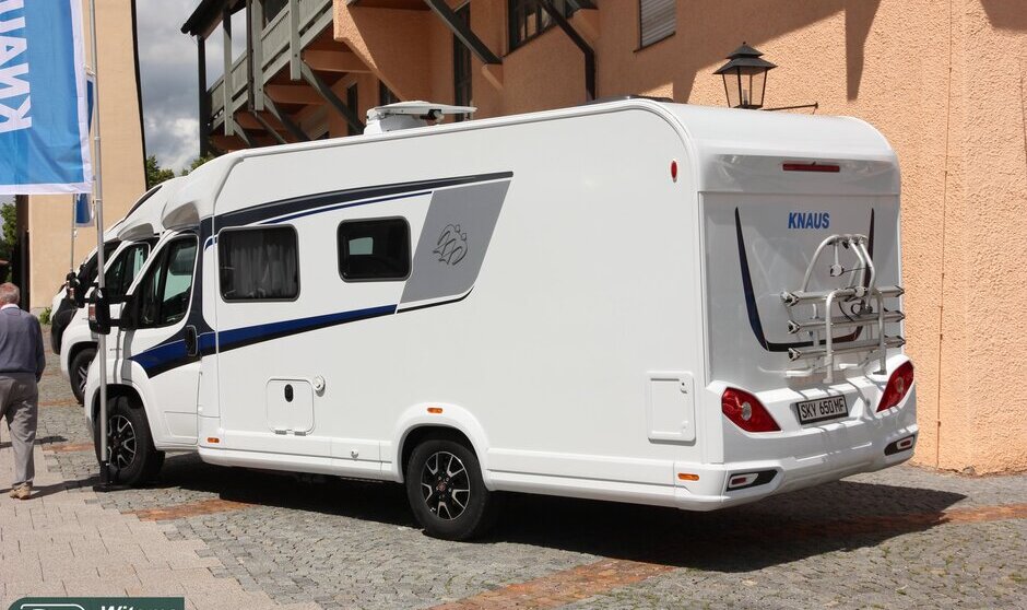 KNAUS SKY TI 650 MF ACTIVE ROYAL 2017 ACHTERKANT.JPG