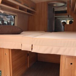 Knaus Lifetime 600 2017 interieur bed.JPG