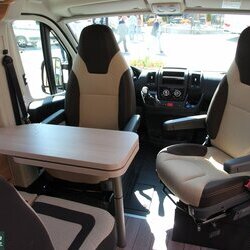 Knaus Boxstar 600 Lifetime 2017 interieur zithoek.JPG