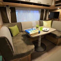 Dethleffs-Camper-560-FMK-02-interieur-2020-Witoma (3).JPG