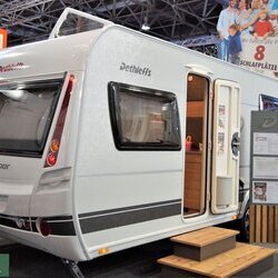 Dethleffs-Camper-730-FKR-01-buitenkant-2020-Witoma (2).JPG