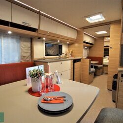 Dethleffs-Camper-730-FKR-02-interieur-2020-Witoma (4).JPG