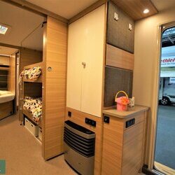 Dethleffs-Camper-730-FKR-02-interieur-2020-Witoma (5).JPG