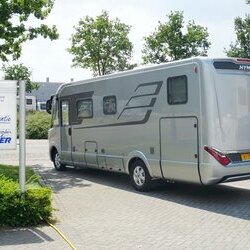 Hymer-BML-Master-Line-780-Mercedes-Sprinter-model-2020-linksachter.JPG