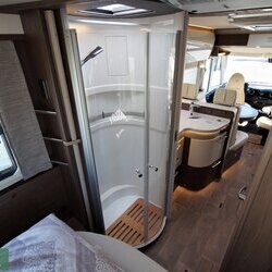 Hymer BML-i 790 binnenkant 5 (2).JPG