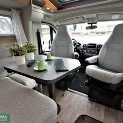 Hymer-Exsis-T-580-pure-03-binnenkant (4).JPG