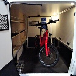 Hymer-BMC-I-600-White Line-02-garage (1).JPG