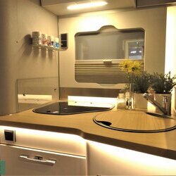 Hymer-Tramp-S-680-04-keuken (2).JPG