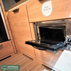 Knaus-sudwind-650-PXB-60years-03-keuken-2022-witoma (4).JPG