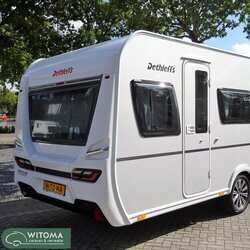 Dethleffs Nomad Avantgarde 460 EL in showroom