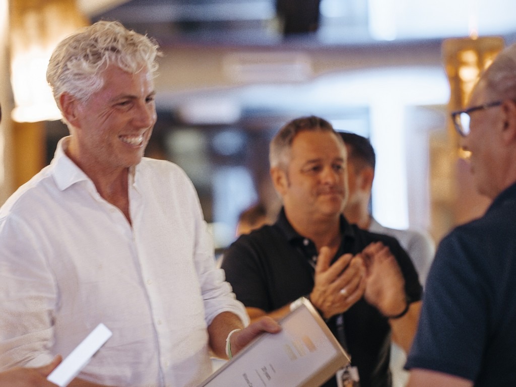 Willem ontvangt onderscheiding van Hymer tijdens dealerdag