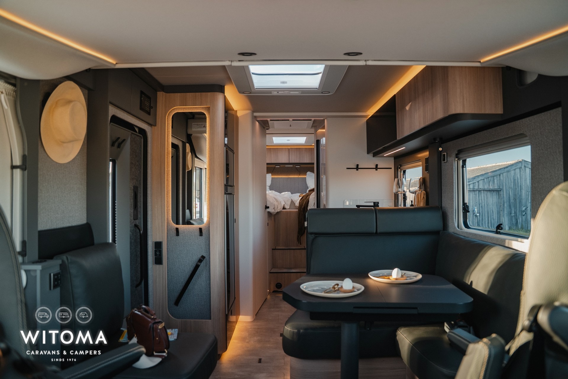 Hymer Masterline BML 780 met interieur Matara Teak icm Grigio Leder