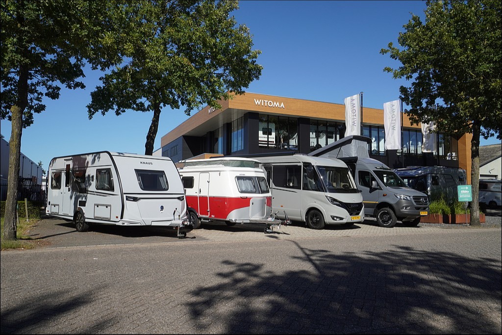 Eriba, Knaus  en Hymer op de oprit bij Witoma